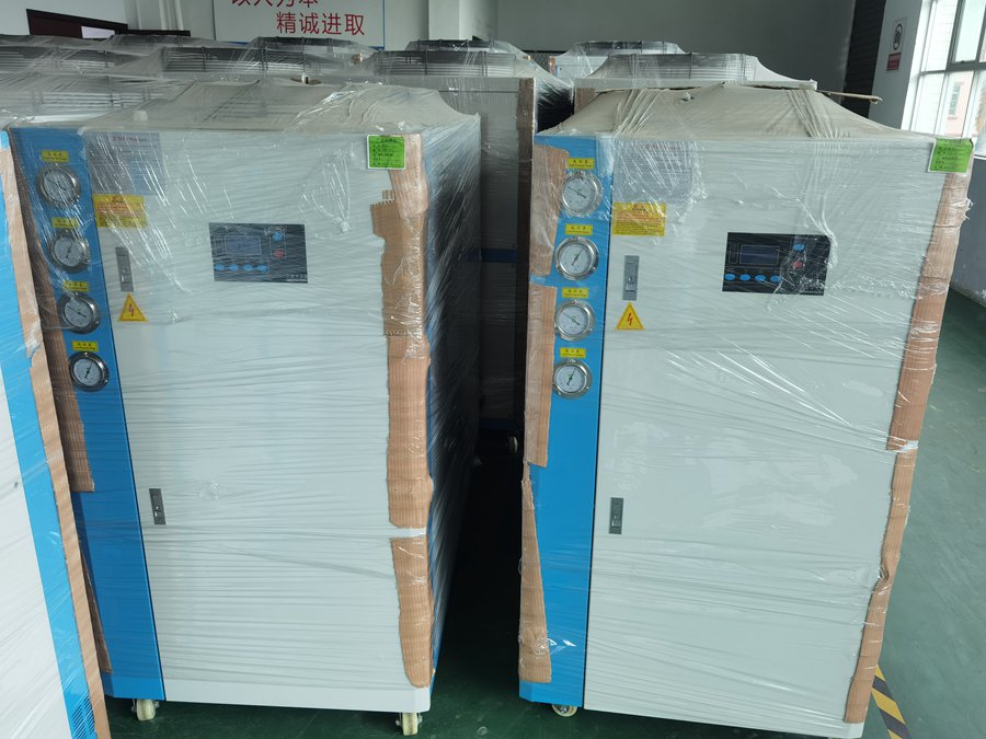 螺桿式冷水機(jī)怎么放水？輕松學(xué)會(huì)螺桿式冷水機(jī)放水技巧